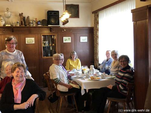 Seniorensportgruppe beim Frühstück